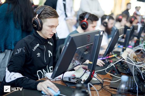 成都AG超玩会荣获KPL年度总决赛冠军