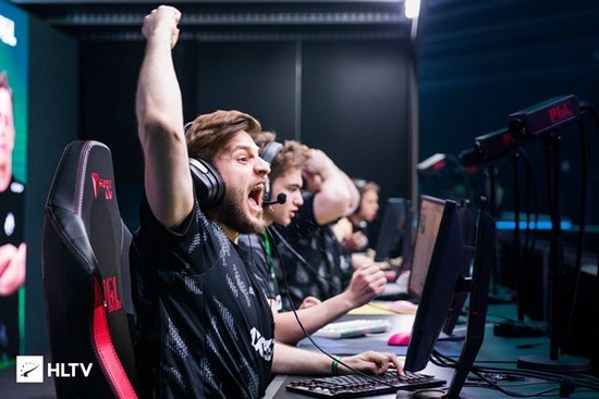 iG止步S15十七强深度分析：全神班的表现如何